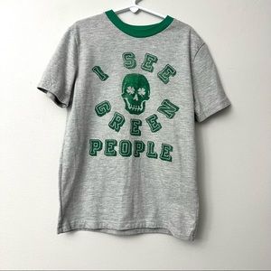 🔥2/10 LAST CHANCE Gap St Patrick’s shirt green people skull 8